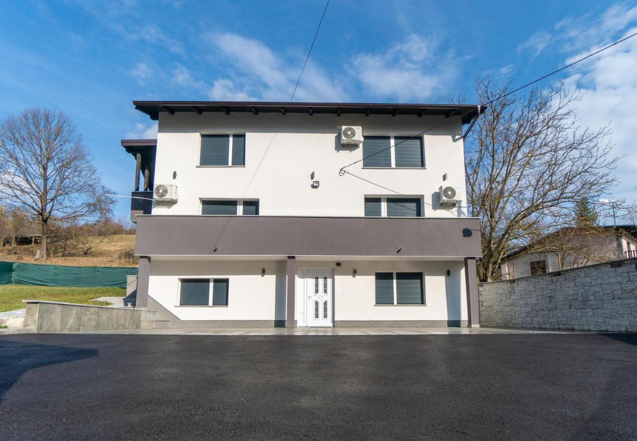 Vila S Bazenom Deluxe - Gti Zagreb Exterior photo