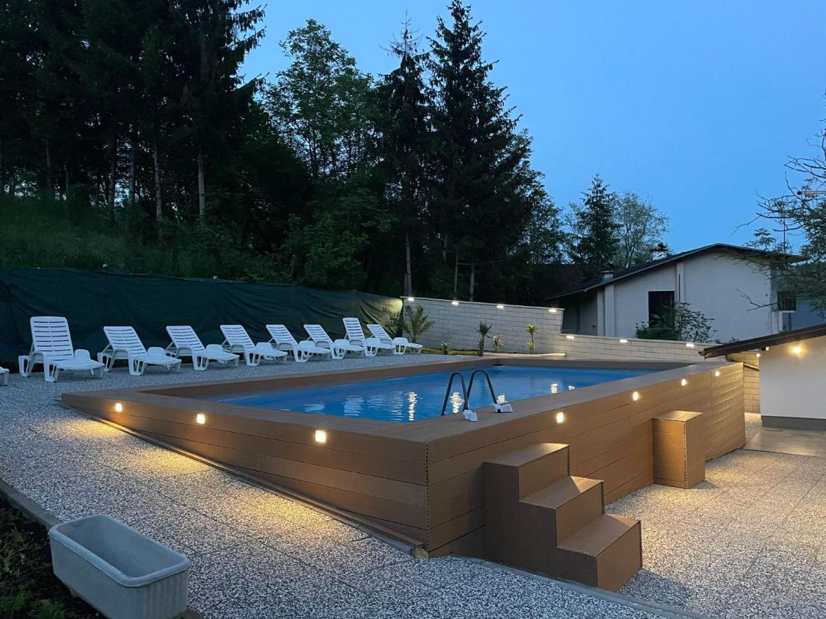 Vila S Bazenom Deluxe - Gti Zagreb Exterior photo