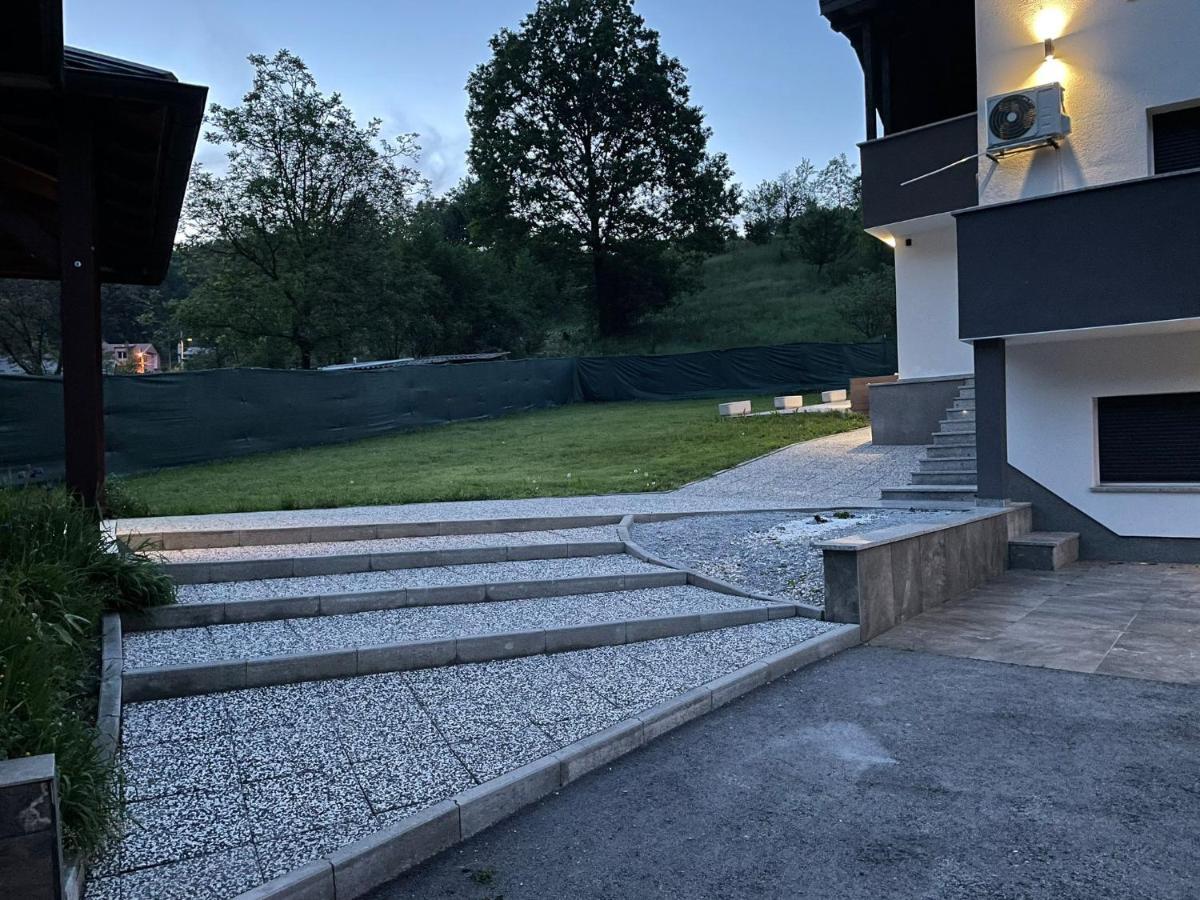 Vila S Bazenom Deluxe - Gti Zagreb Exterior photo